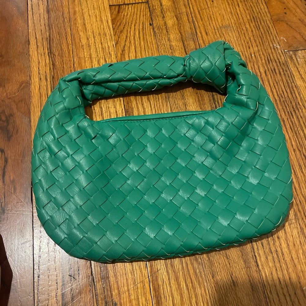 Knot Strap Woven Bag